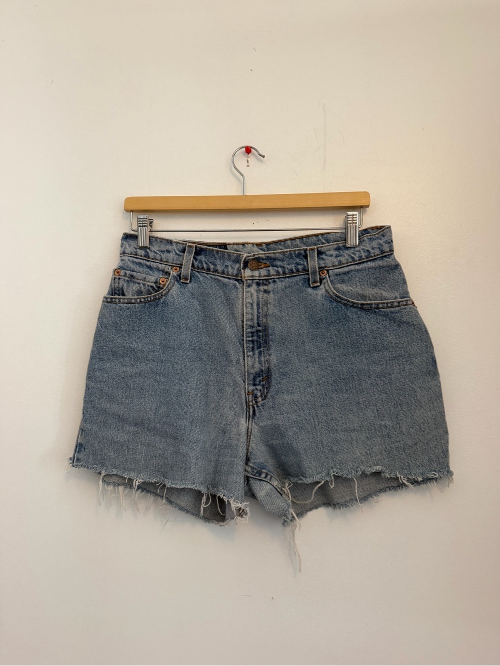 Vintage Levi's 550 High Waisted Cut Off Denim Shorts Light Wash Size 12 Reg